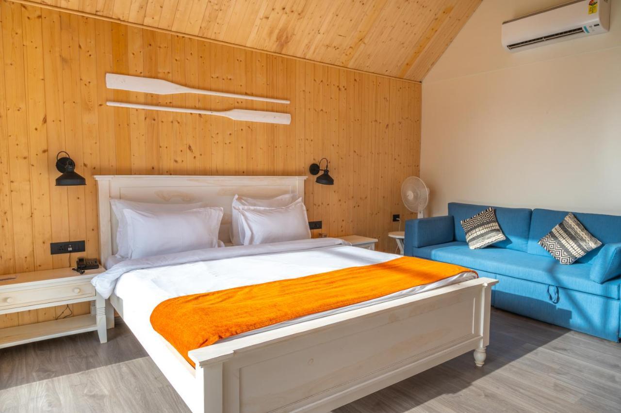 Praveg Beach Resort Daman Lighthouse Beach 외부 사진