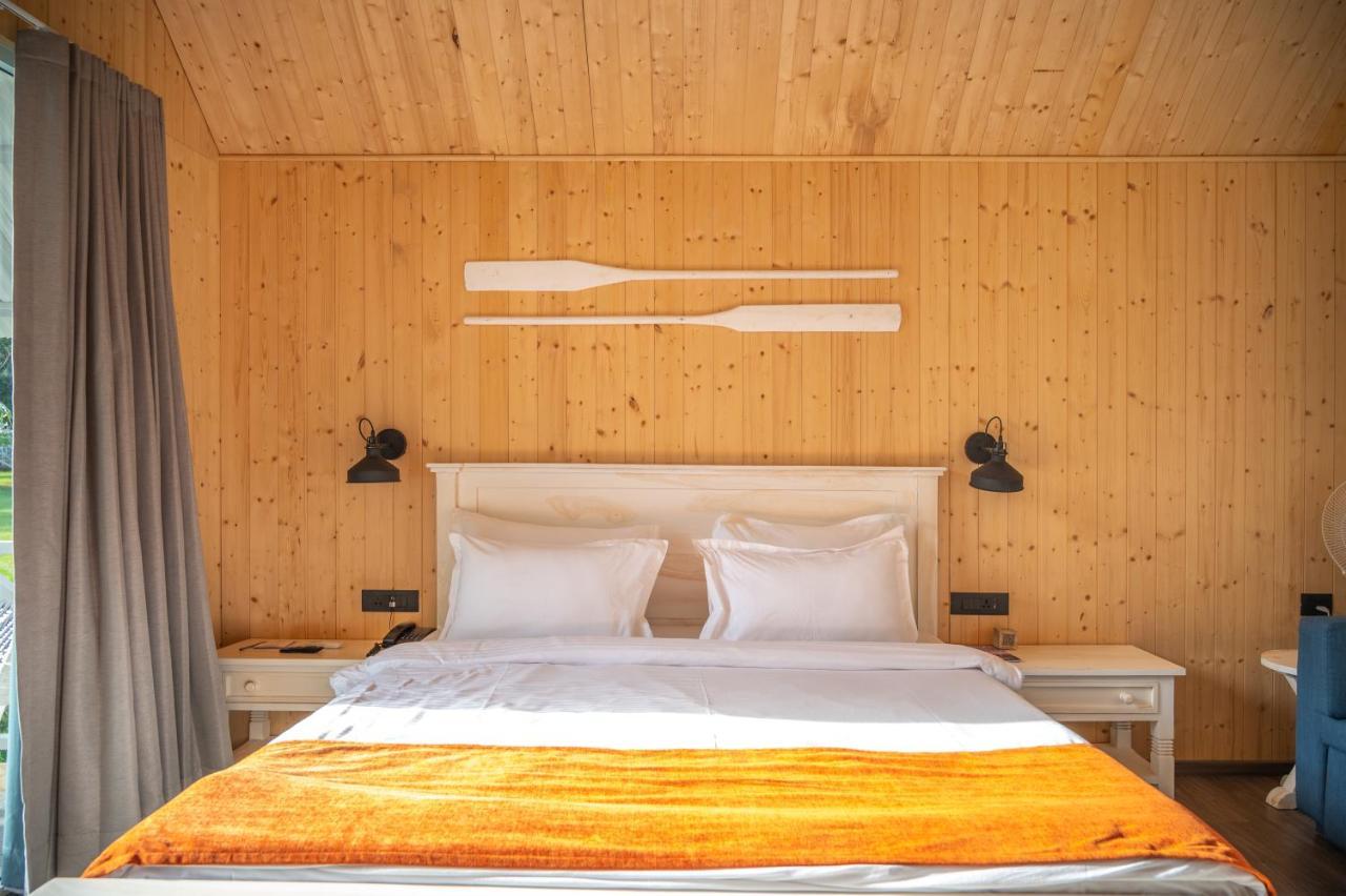 Praveg Beach Resort Daman Lighthouse Beach 외부 사진
